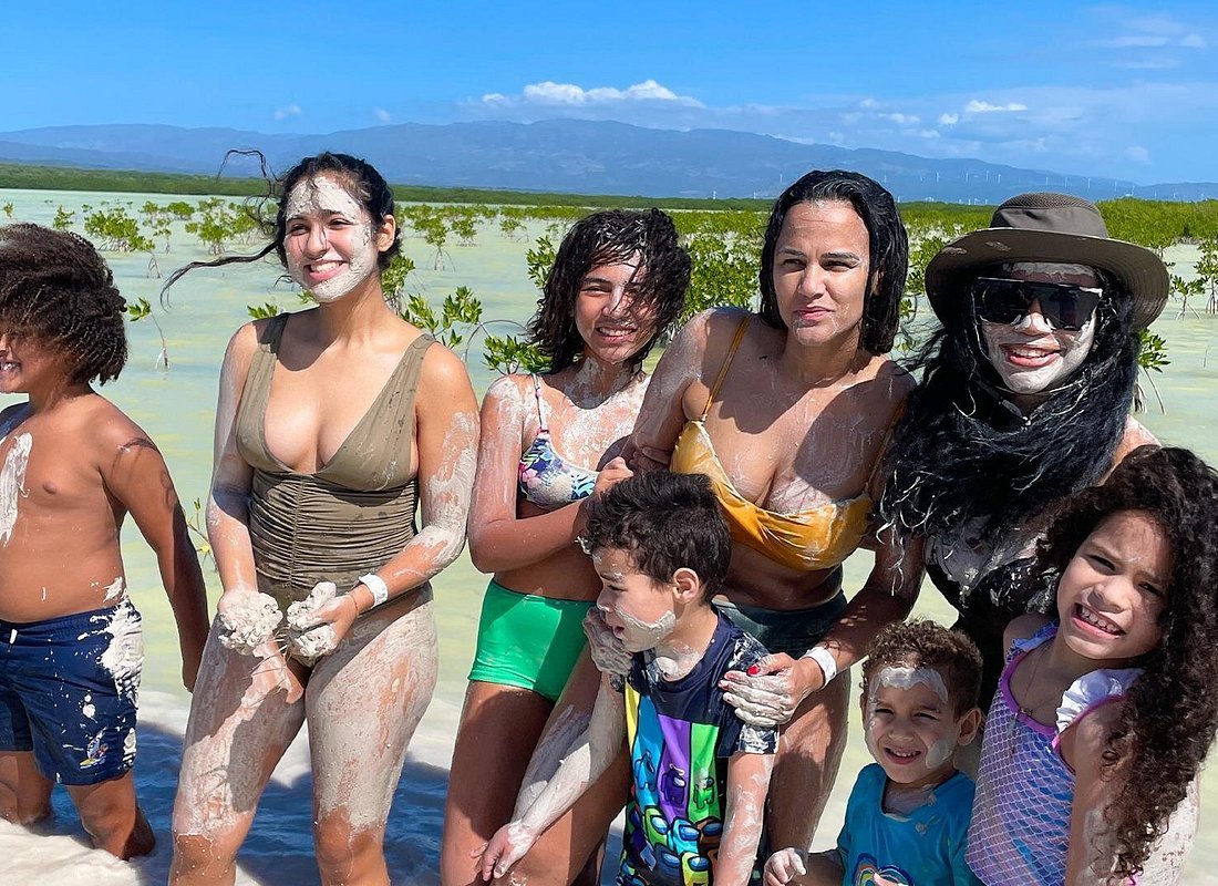 Private Half-Day Mud Bath Tour in La Laguna de Oviedo gallery thumbnail 2